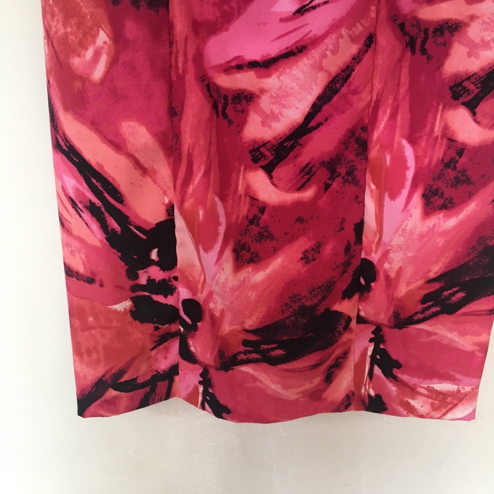 EUC✨ Sleeveless sheath print | round split neck - Picture 8 of 8
